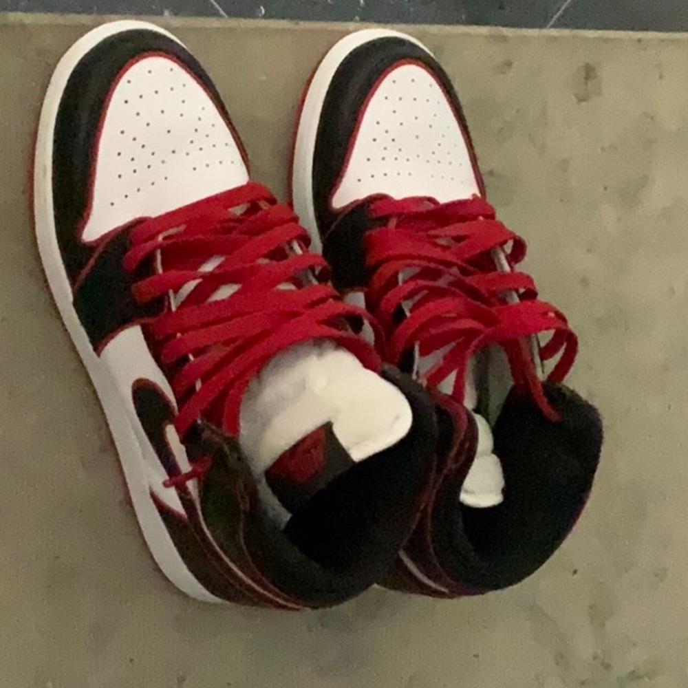 Nike Air size 6 Youth